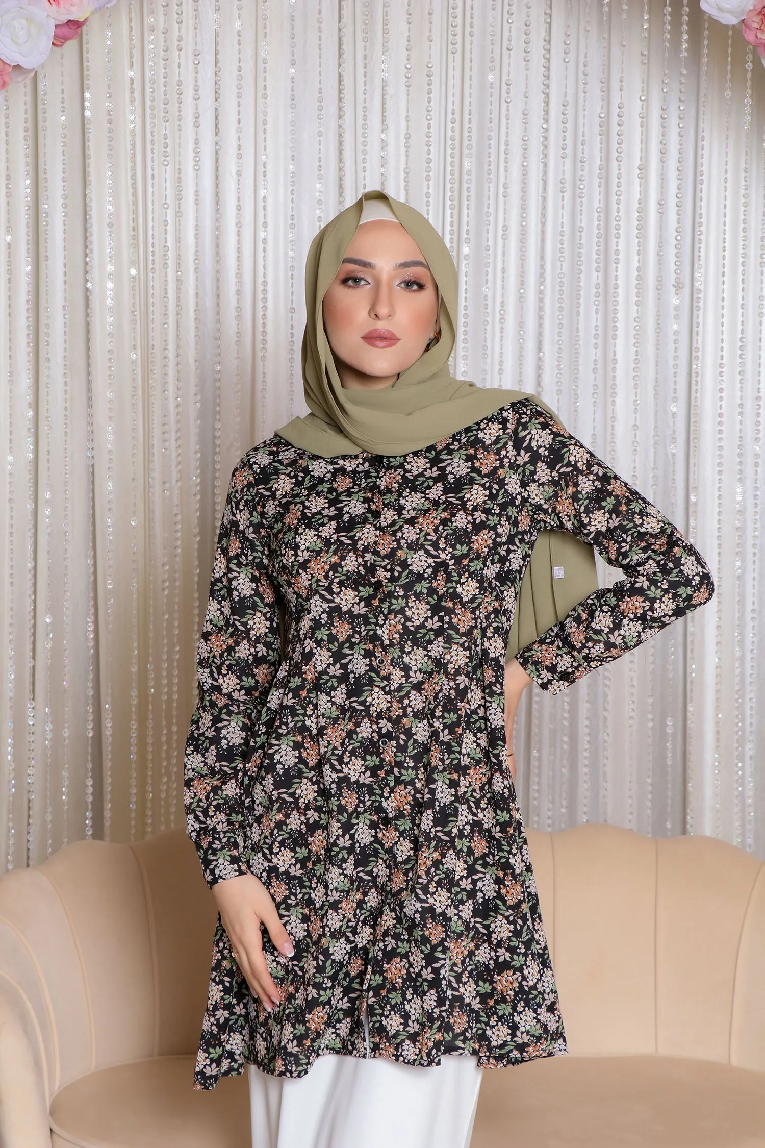Avery Floral Fit & Flare Top - Black