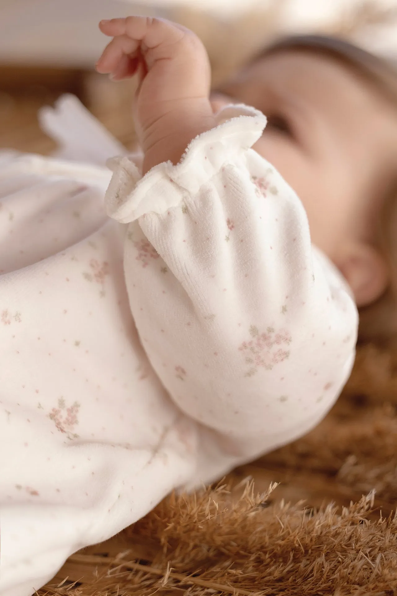 Babygrow - Velvet White Print Flowery