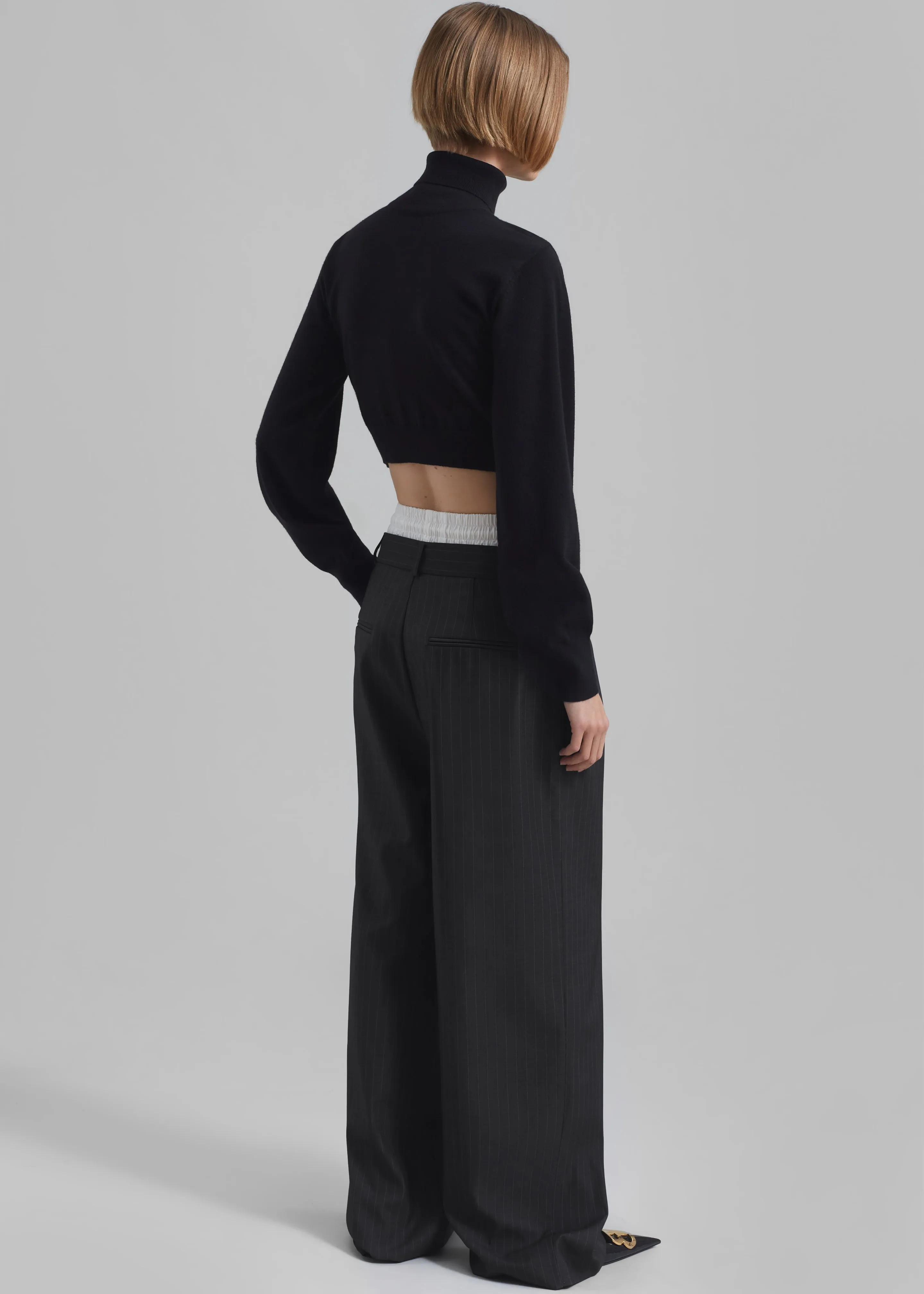 Bella Cropped Turtleneck - Black