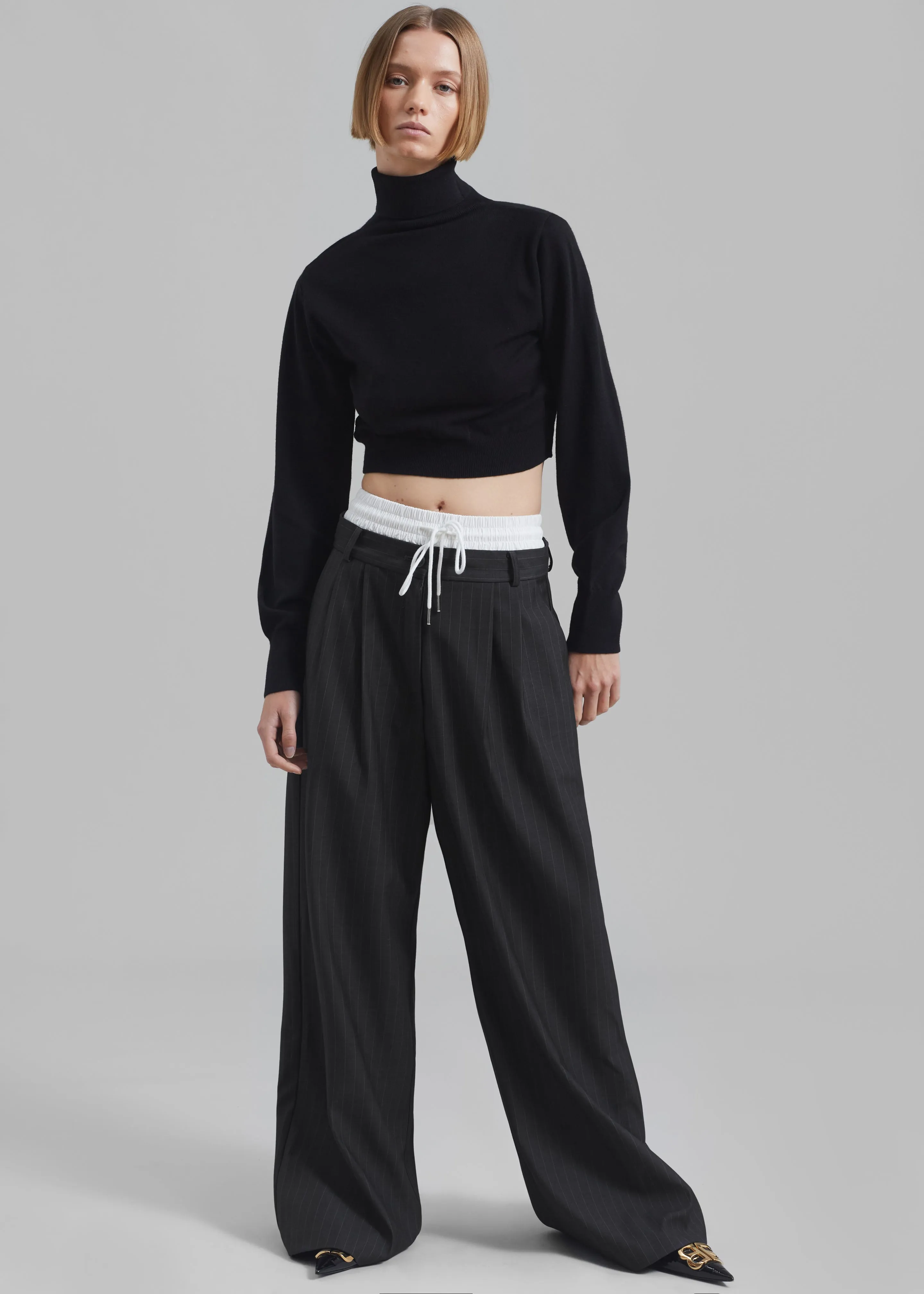 Bella Cropped Turtleneck - Black