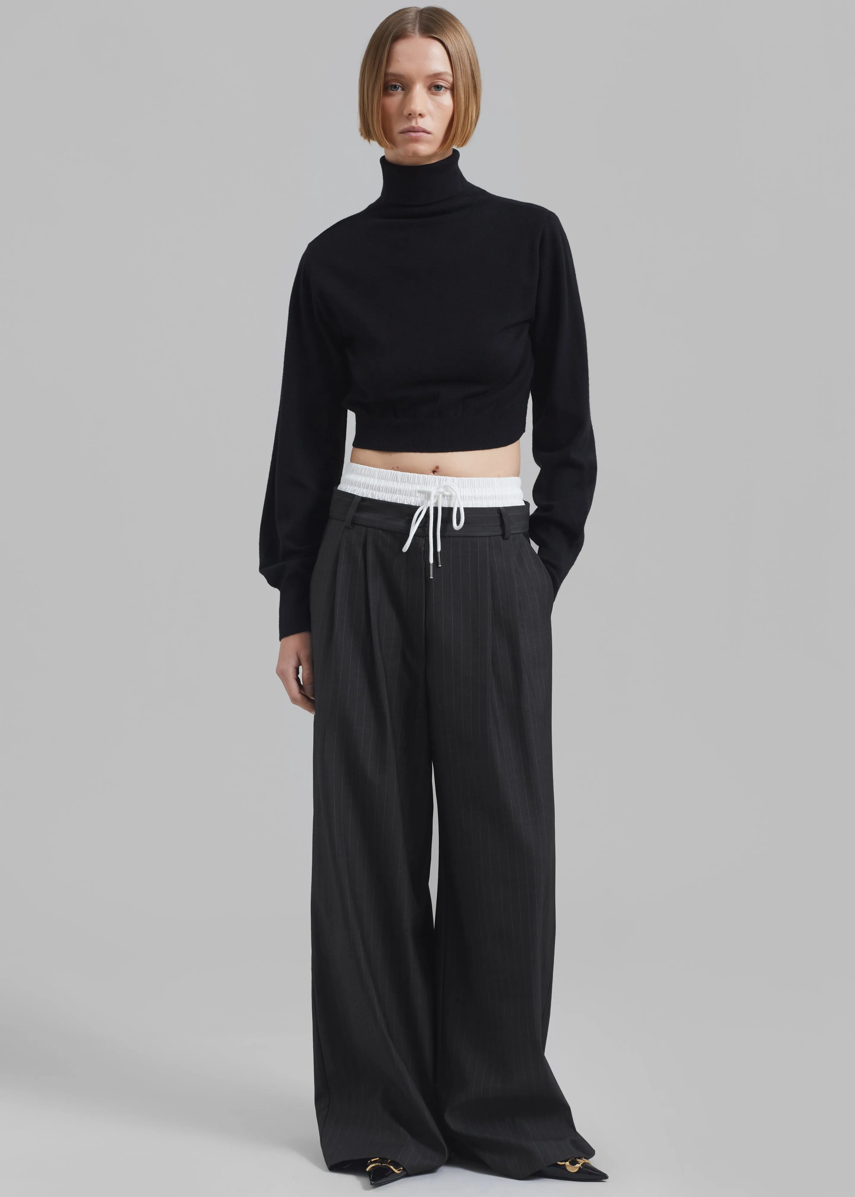 Bella Cropped Turtleneck - Black