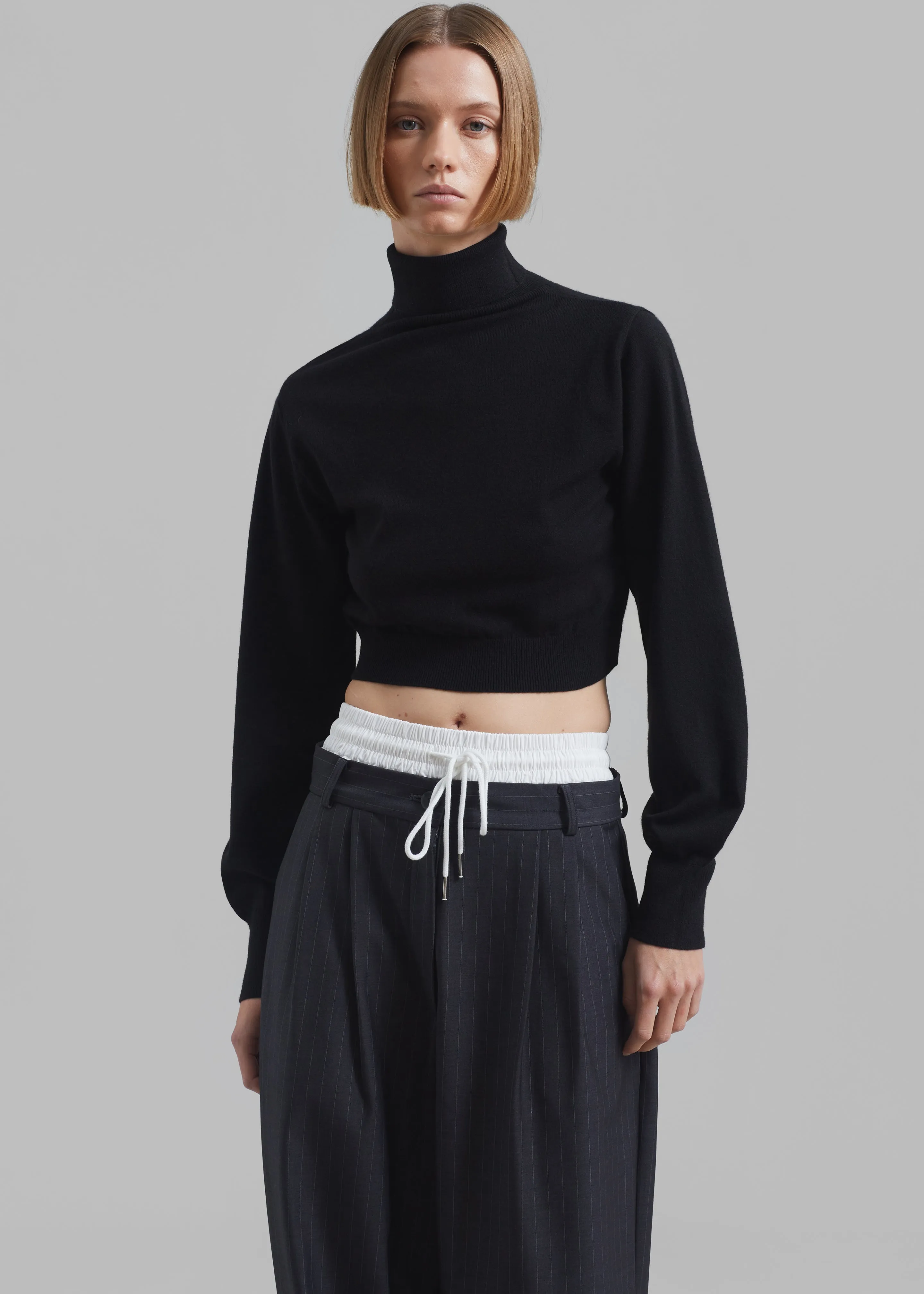 Bella Cropped Turtleneck - Black
