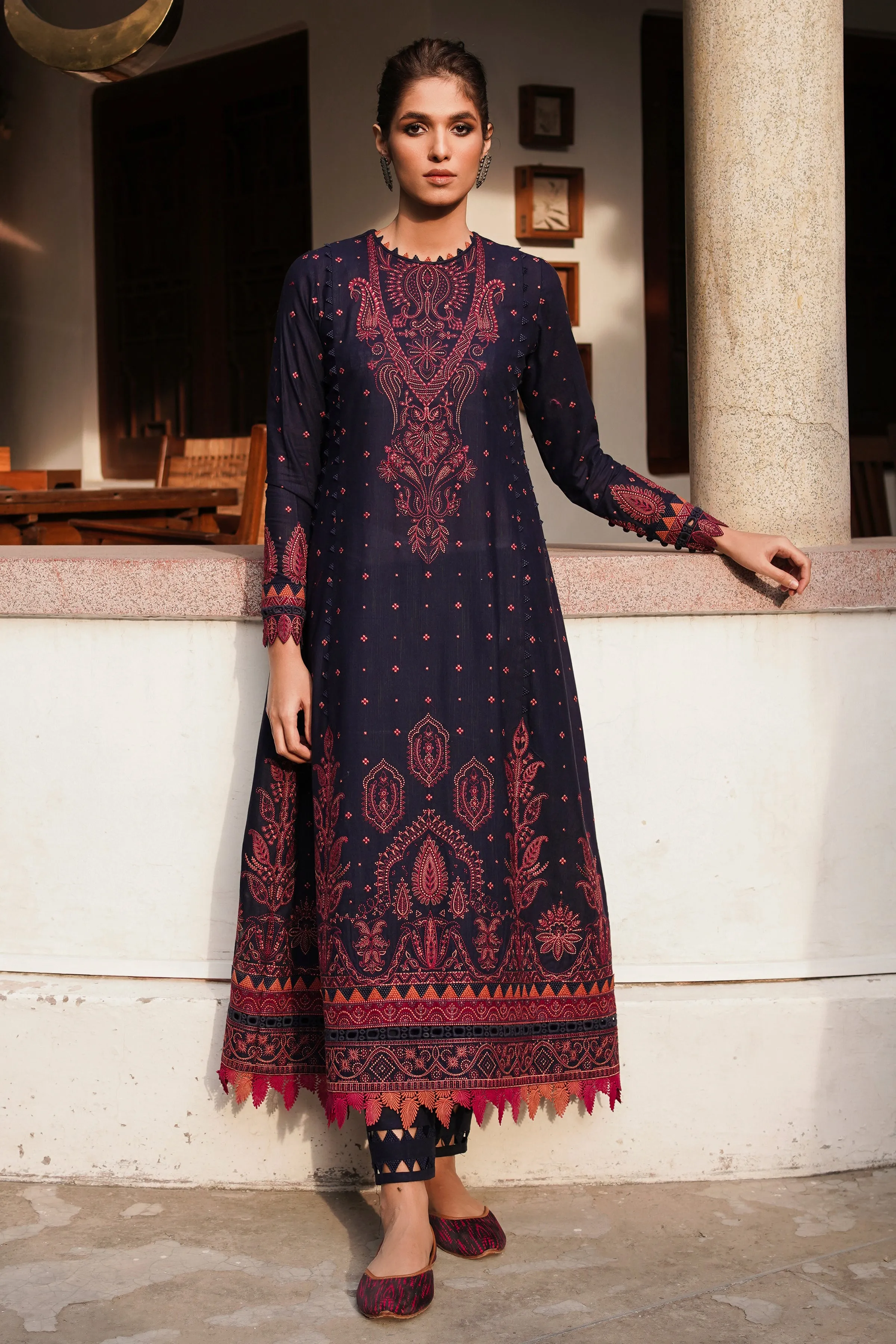EMBROIDERED SLUB KHADDAR UW-0074