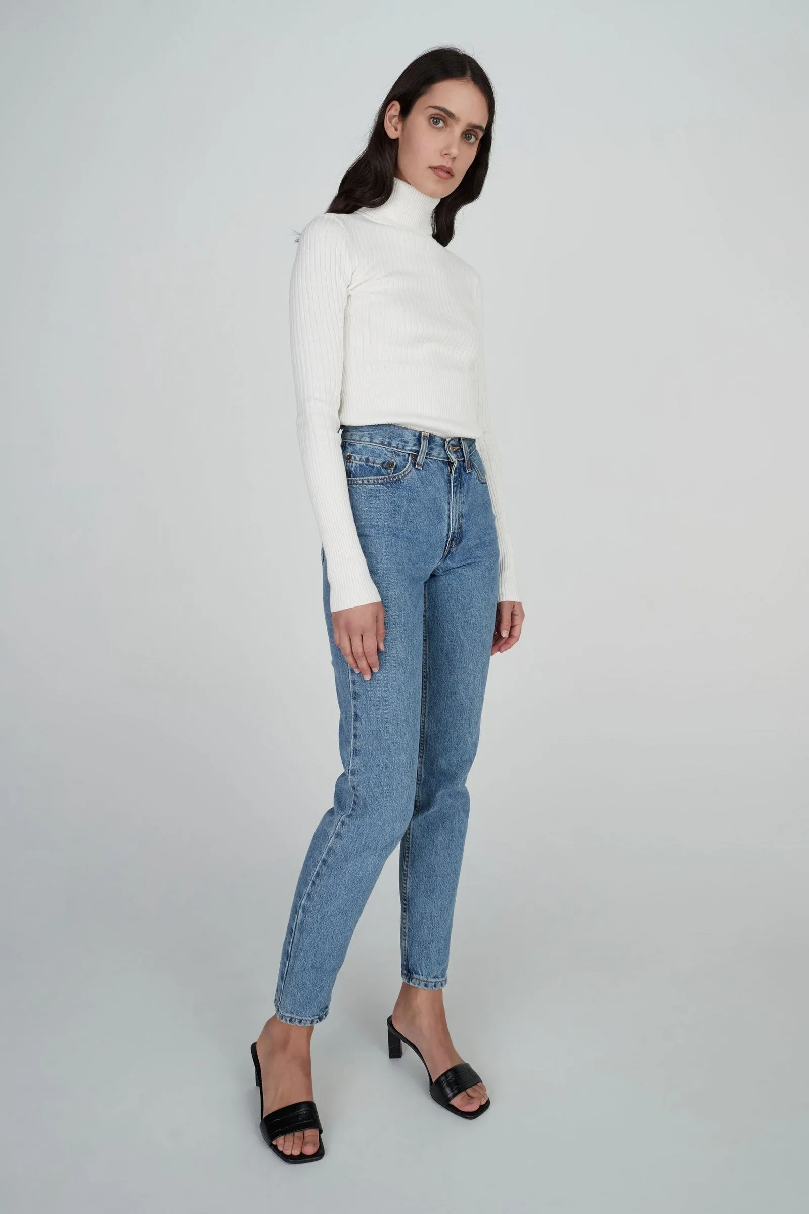 Hansen & Gretel Jaclyn Cashmere Turtleneck