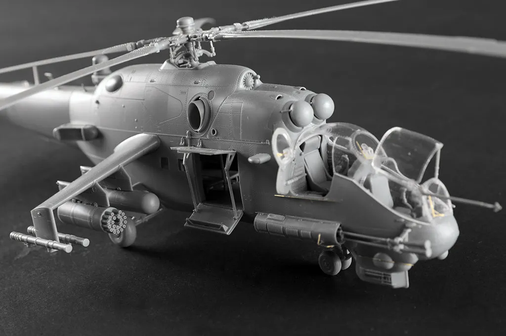 Trumpeter 05829 1/48 Mil Mi-24P Hind F Russian Attack Helicopter kit